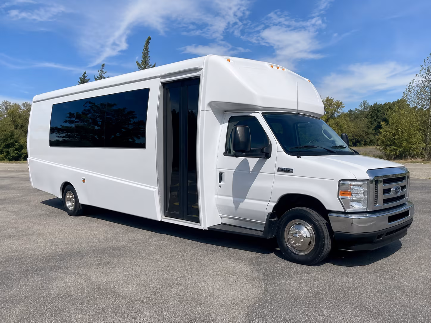 Tampa Winery Tour & Pub Crawl Transportation party bus exterior